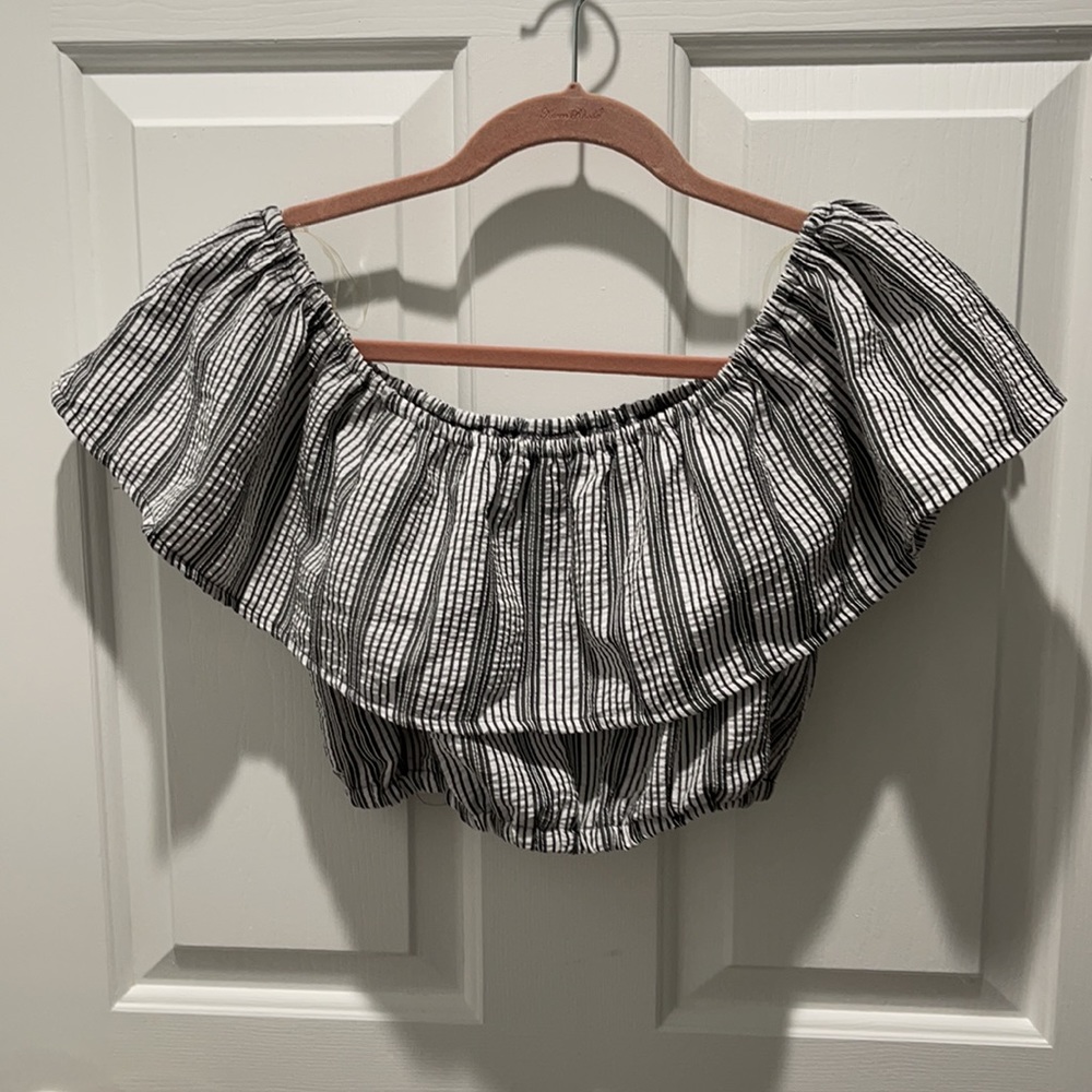 Crop Ruffle Top & Matching Pant Set M - image 2